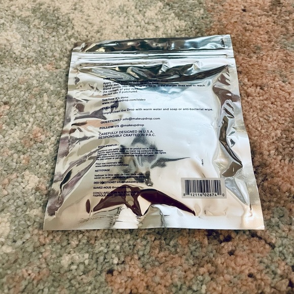 THE MAKEUP DROP || Original Silicone Beauty Applicator 💓NWT💓 - Picture 3 of 6